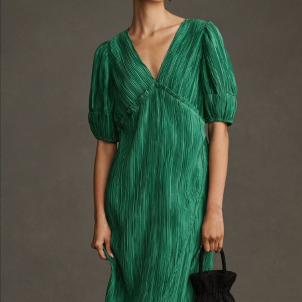 Anthropologie v neck pleated slim midi dress